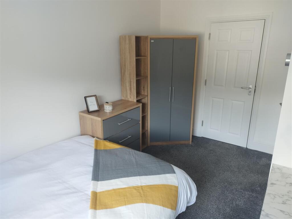 House in Nottingham - View 2