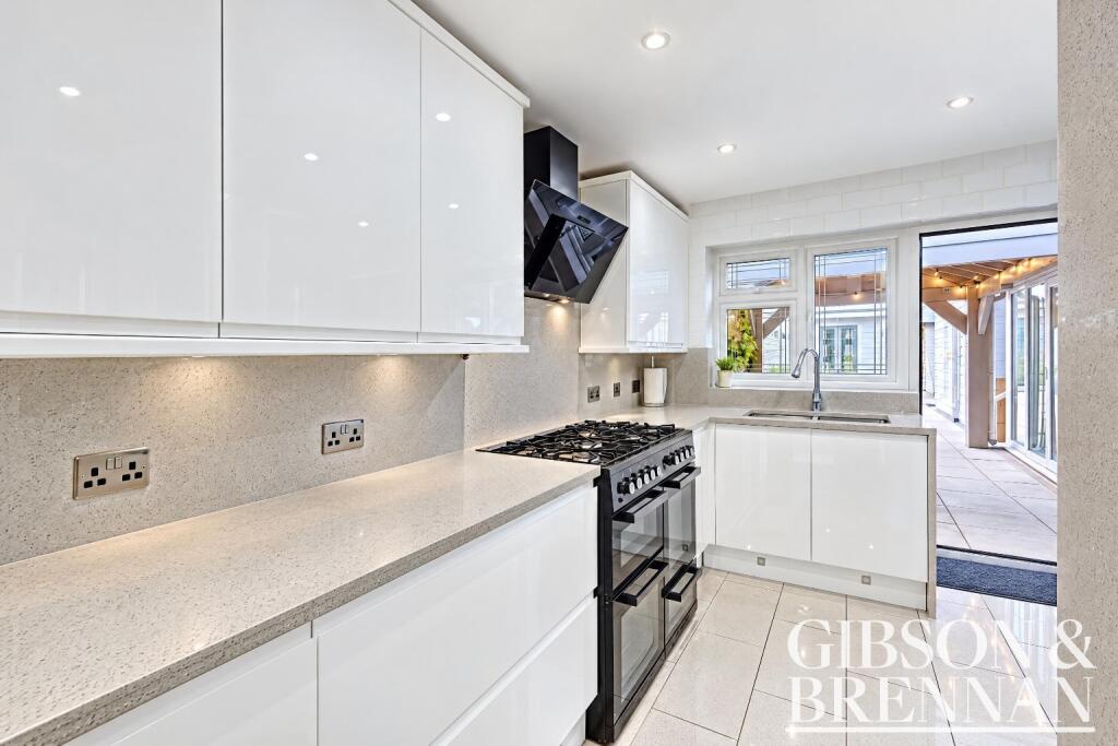 House in Stanford-le-Hope, Essex - View 5