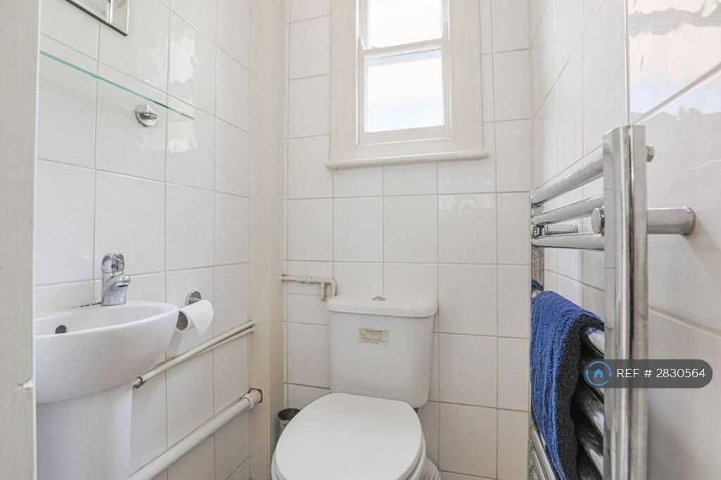 1 bedroom house share for rent