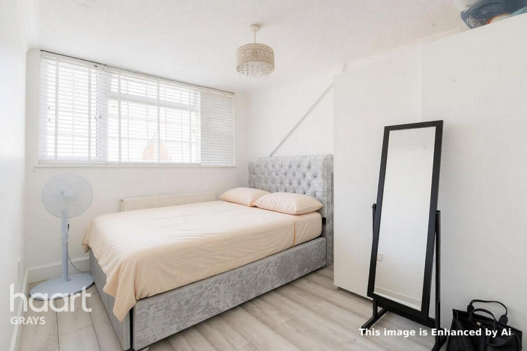 House in Romford - More