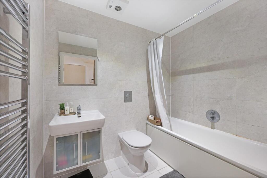 Main image of property: Western Gateway, London