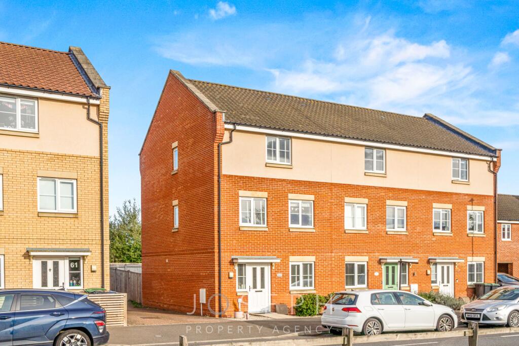 4-bed house on Masons Drive, Great Blakenham, IP6, £280,000