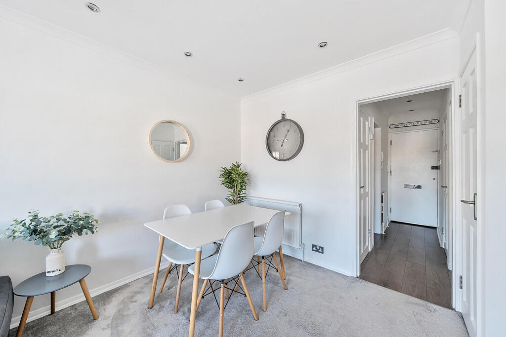 Apartment in Hemel Hempstead, Chalfont St Giles - More