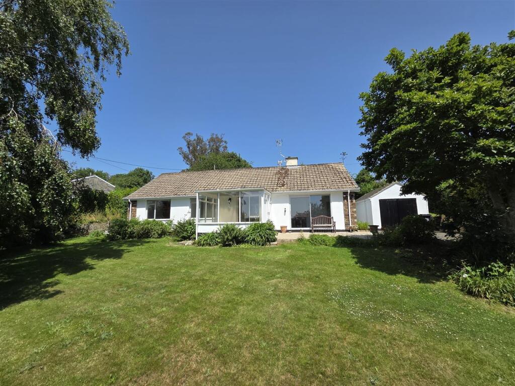 Main image of property: Ruanlanihorne