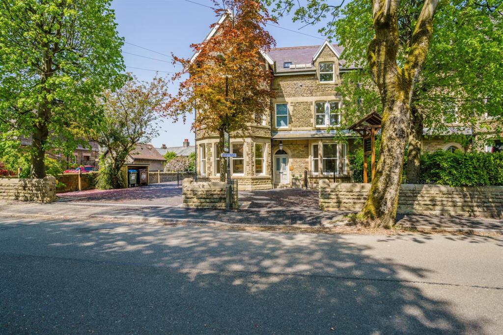 2-bed flat on Green Lane, Flat 2, Buxton, £370,000