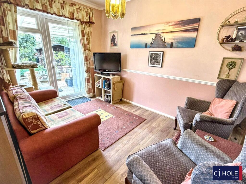 Larkhay Road, Hucclecote, GL3 photo 4