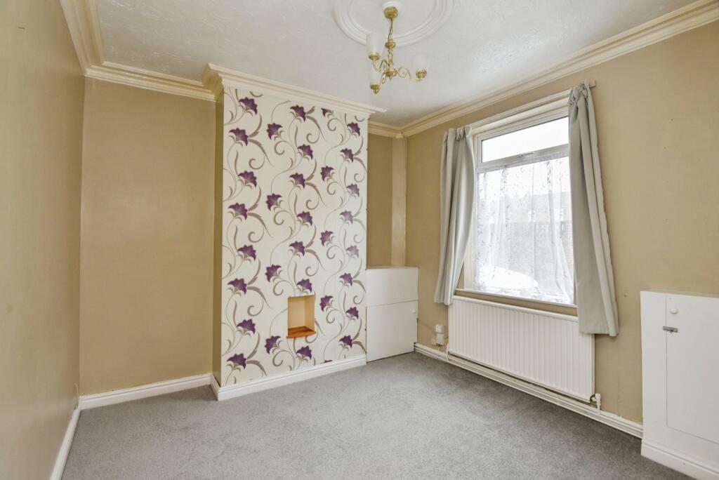 House in Stoke-on-Trent, Line Houses - More