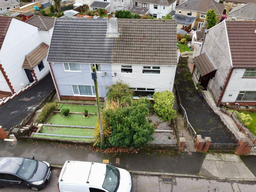 3-bed semi-detached on Headland Road, St. Thomas, Swansea, SA1 8DZ, £195,000