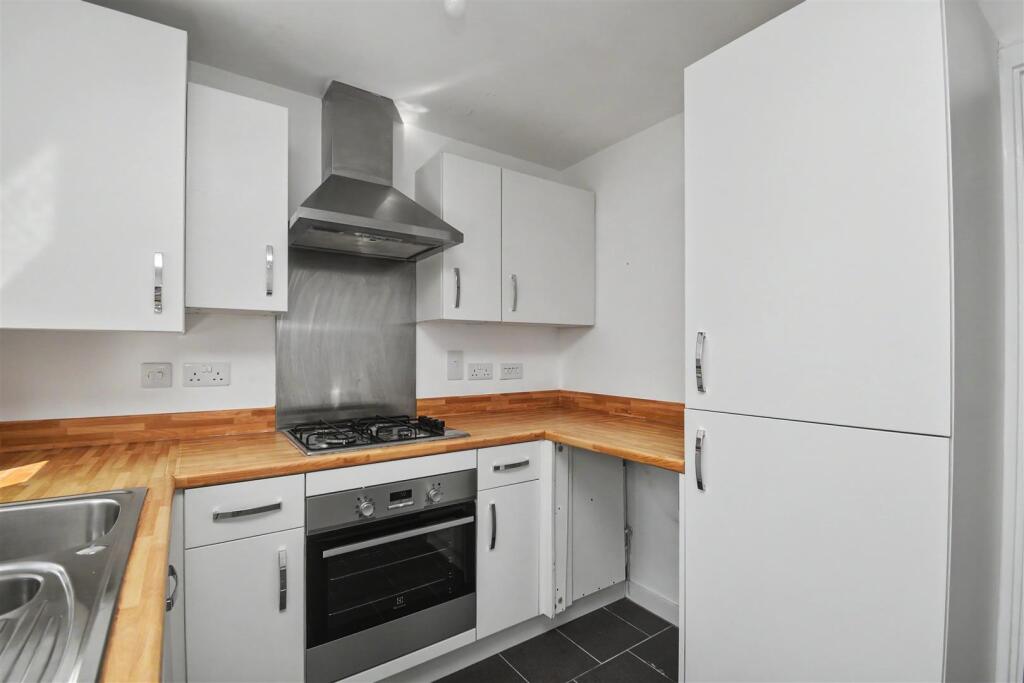 NN17, Yates Close, Weldon - View 6