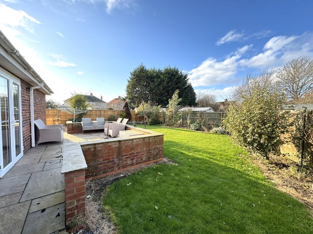 GAYWOOD - Modernised Link Detached 3 Bedroom Bungalow on Cul-De-Sac photo 2