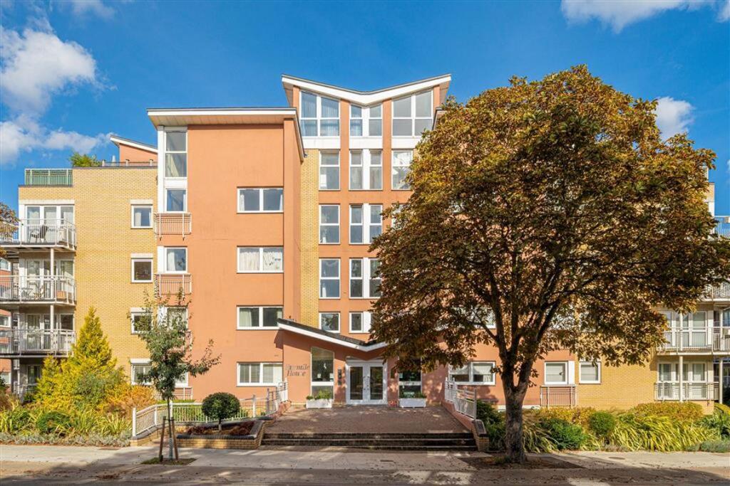 3-bed flat on Twickenham Road, Teddington, £1,199,950