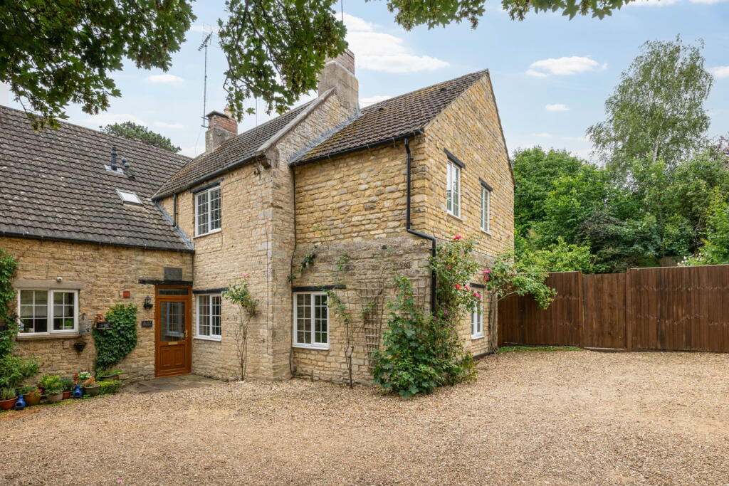 House in Northampton, Stanwick - View 2