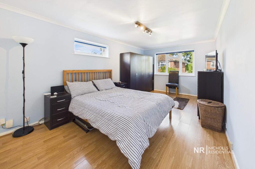 Apartment in Epsom and Ewell, West Ewell - View 4