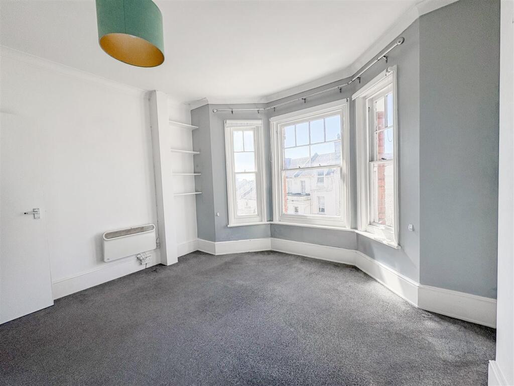 Apartment in Tonbridge - View 4