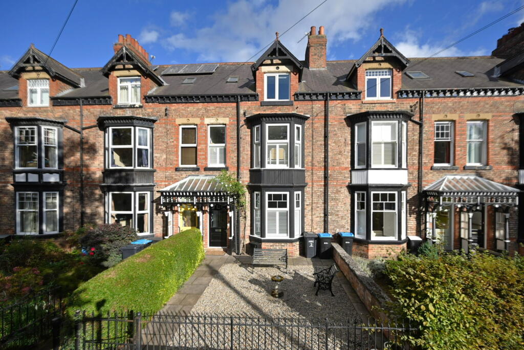 5-bed terraced on Firs Avenue, Ripon, HG4 1NJ, £525,000