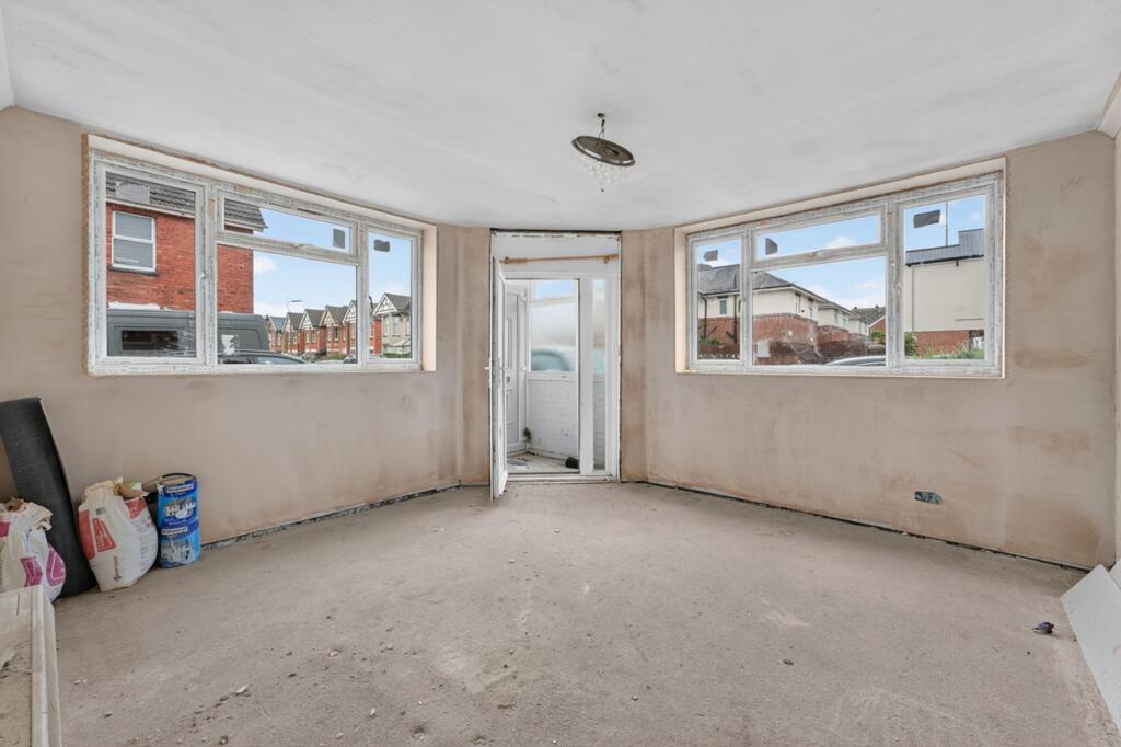 Apartment in Bournemouth, Boscombe - View 4