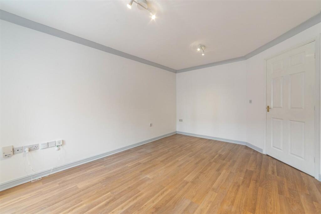 Renforth Close, Gateshead, NE8 - View 4