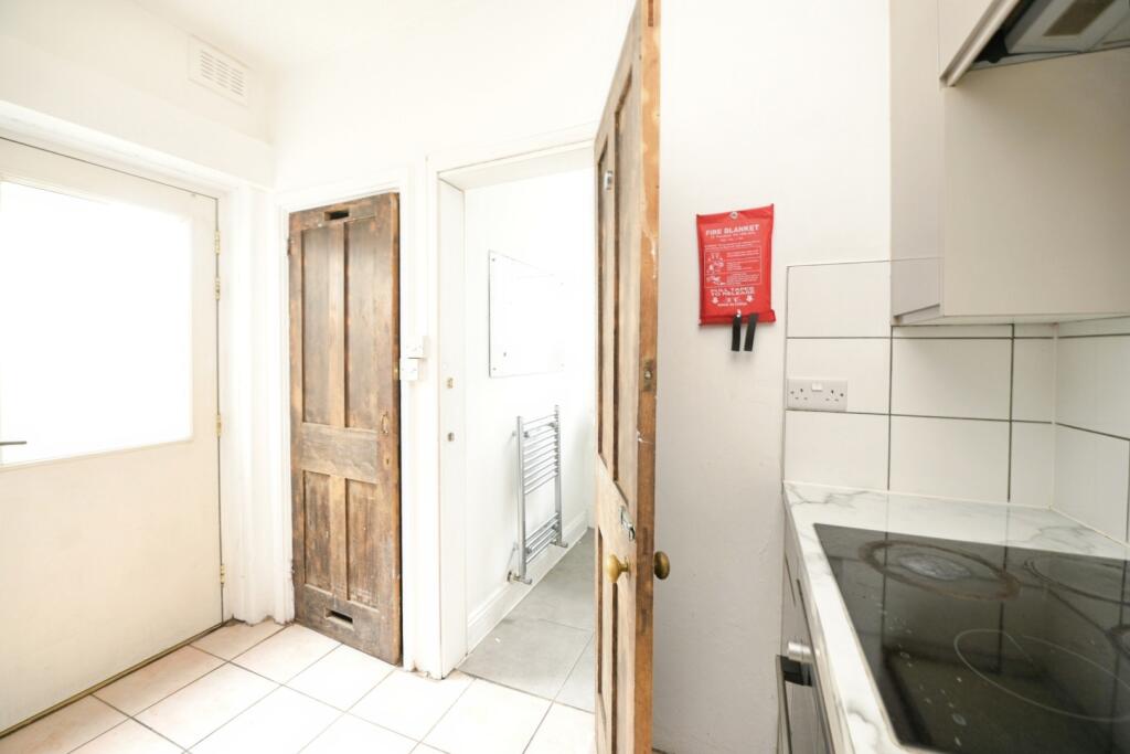 Apartment in London - View 5