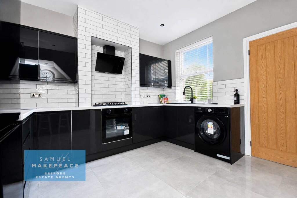 House in Newcastle-under-Lyme, Staffordshire - View 3
