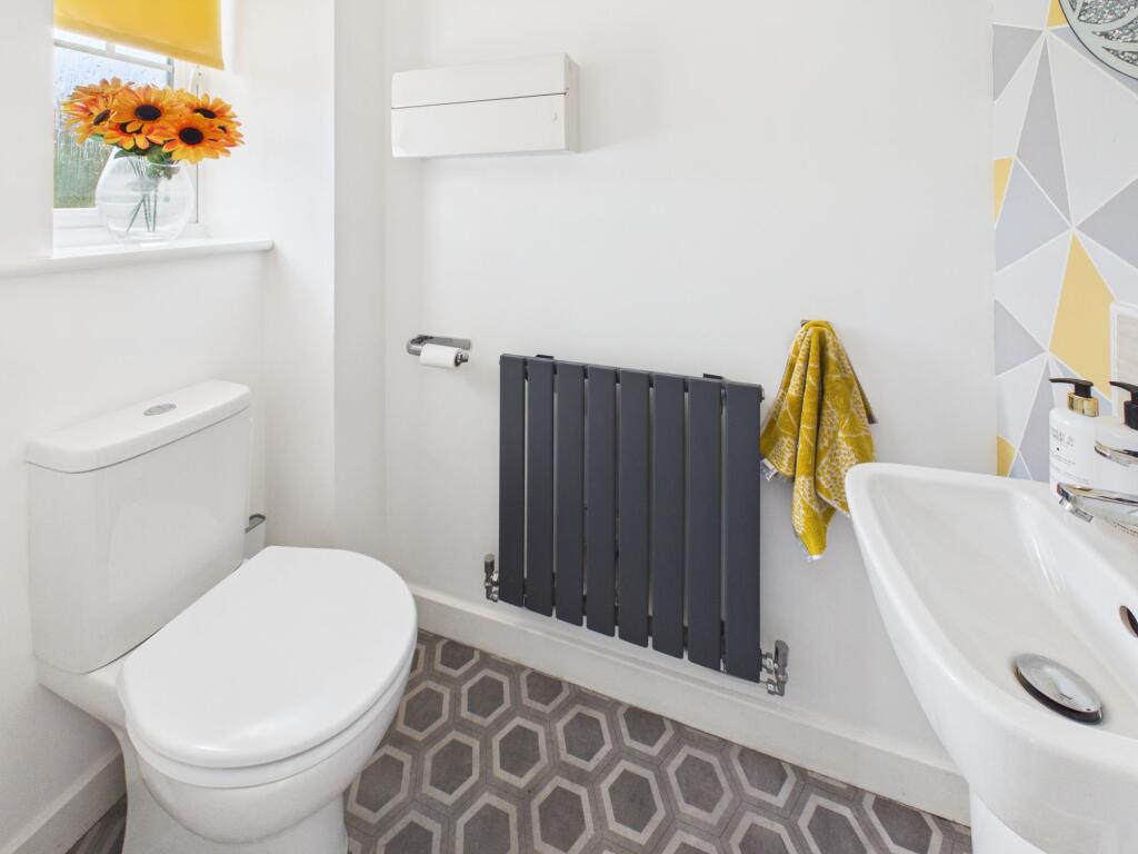 House in Gedling, Calverton - More