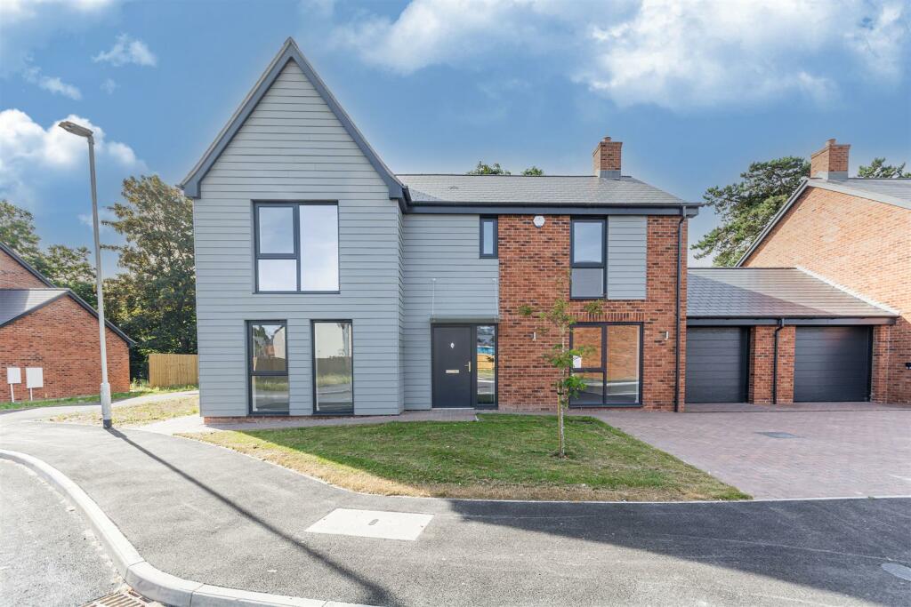 4-bed other on Old House Garden, High Street, Edwinstowe, £460,000