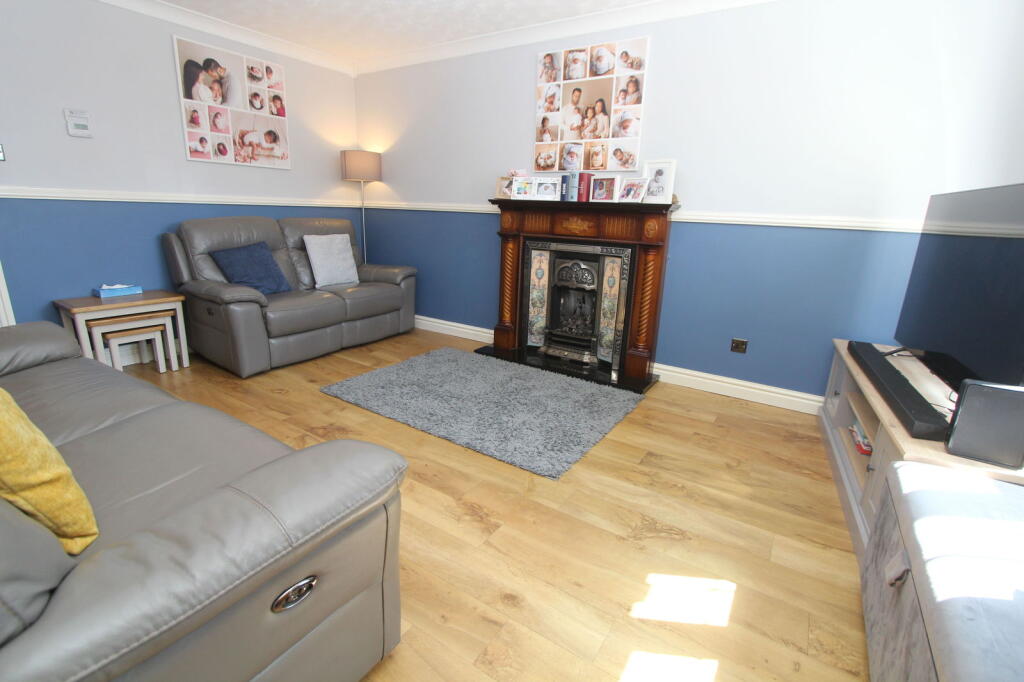 Belle Isle, Brockmoor, Brierley Hill, DY5 3UZ photo 3