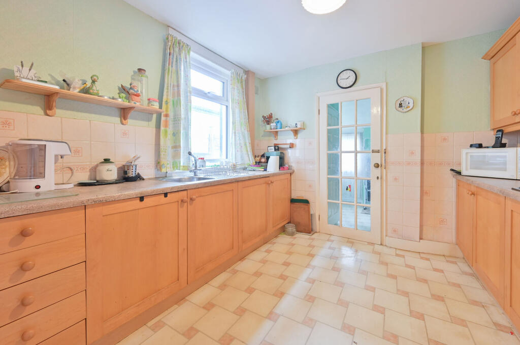House in Watford - View 5