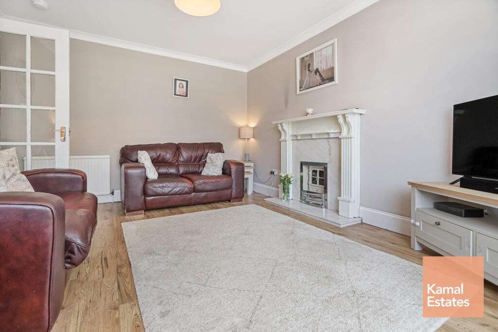 Dumgoyne Drive, Bearsden, East Dunbartonshire photo 4