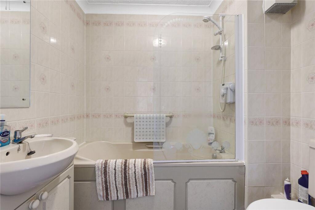 Apartment in Middlesbrough - View 3