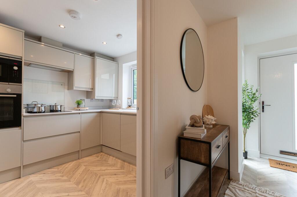 Siren Close, Birchwood, WA3 – další
