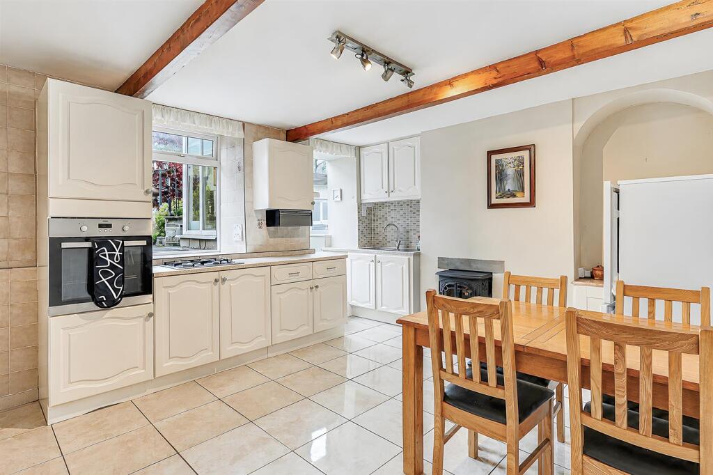House in Huddersfield - View 3