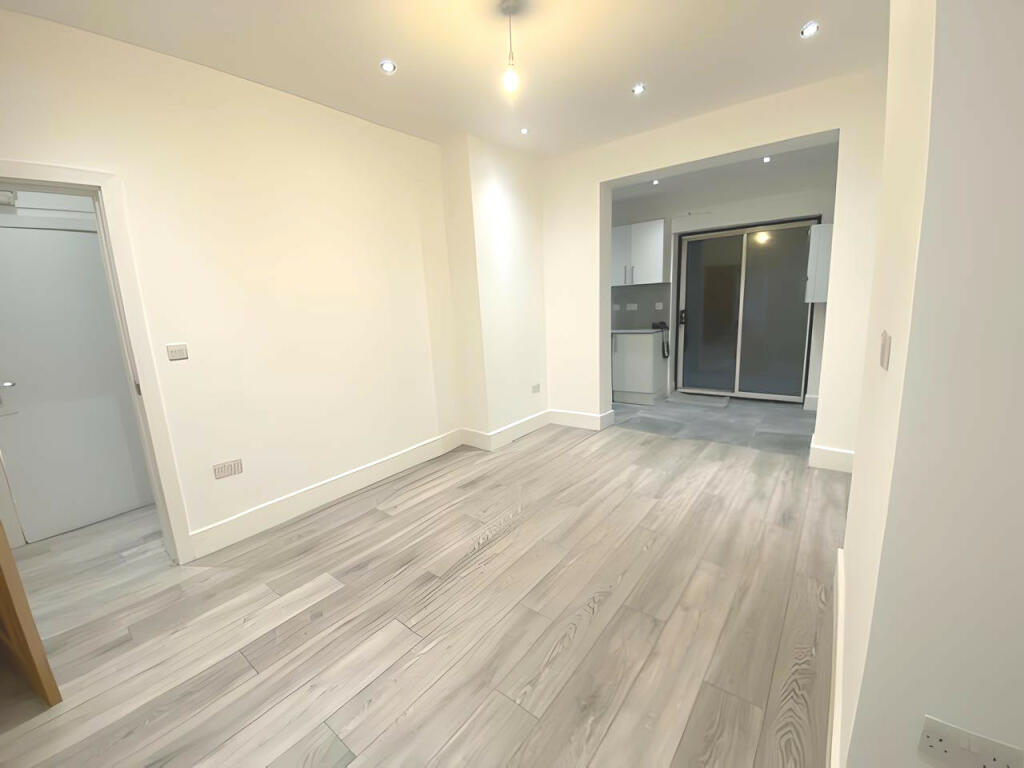 Main image of property: Ipswich Road, Tooting, SW17