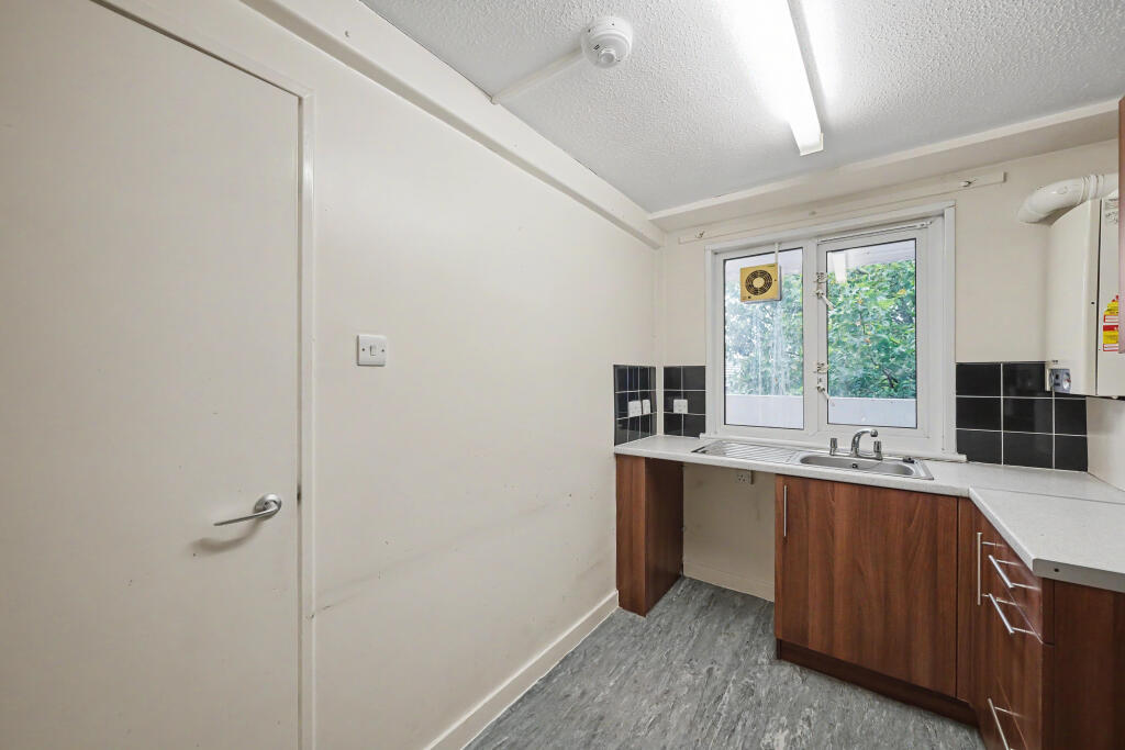 Apartment in Twickenham - View 5