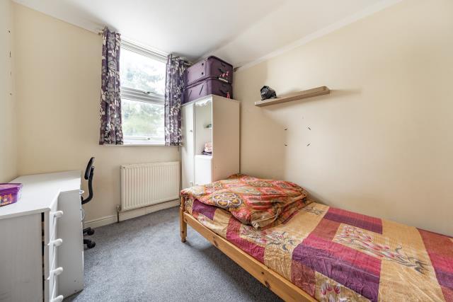 House in High Wycombe, Castlefield - More