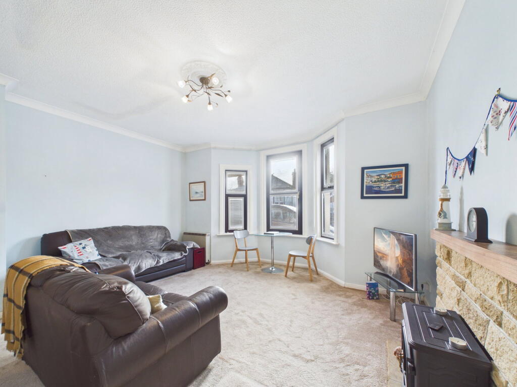 Apartment in Torquay, Torbay - View 2