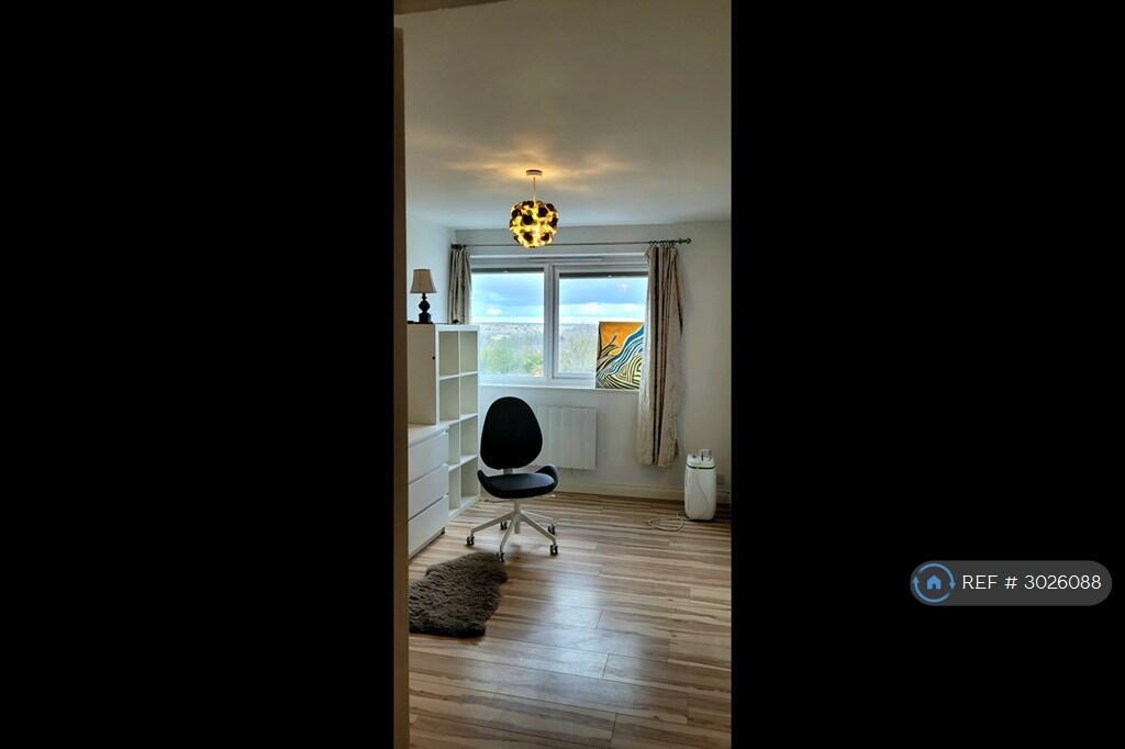 Apartment in Guildford - View 5