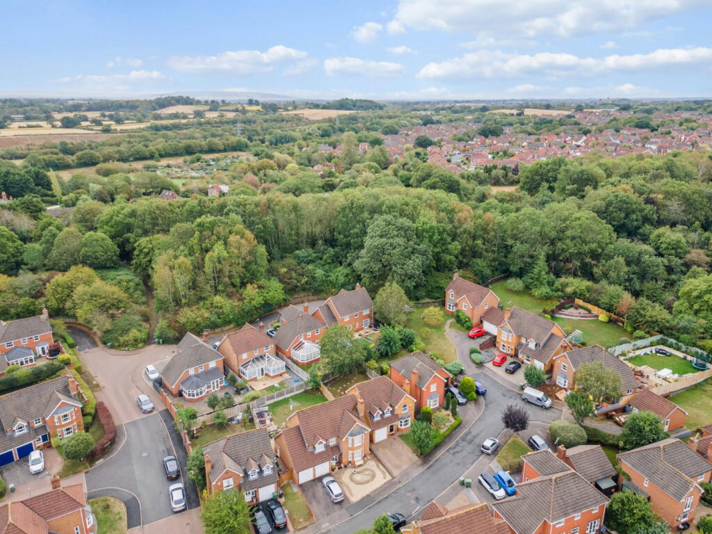 House in Worcester - View 2