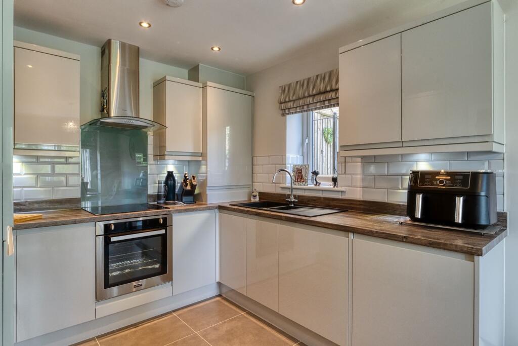 House in Rossendale, Greave - More