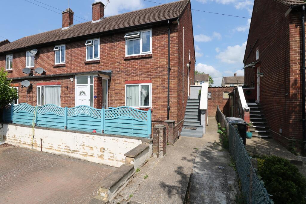 Main image of property: Thirlmere Avenue, Burnham, Berkshire, SL1 6EB