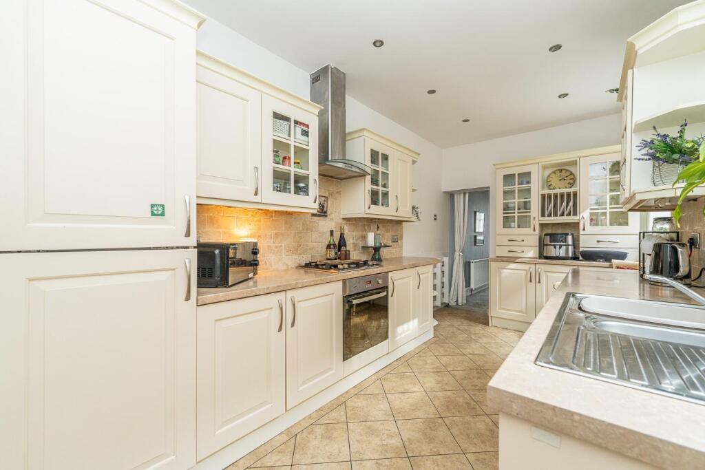House in Walsall, West Midlands - View 3