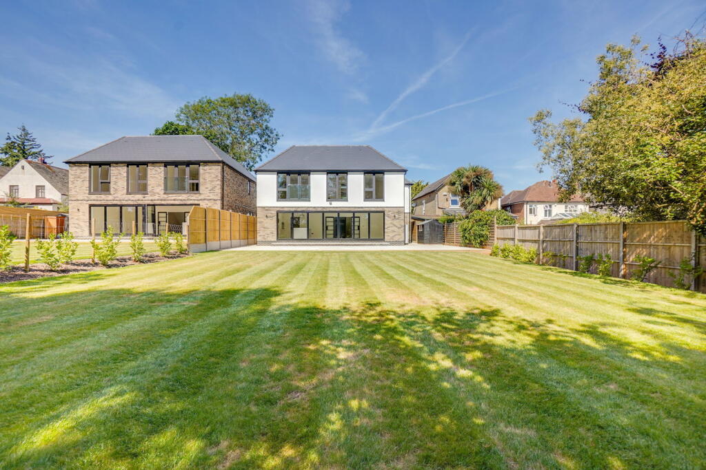 House in Gillingham, Medway - View 4