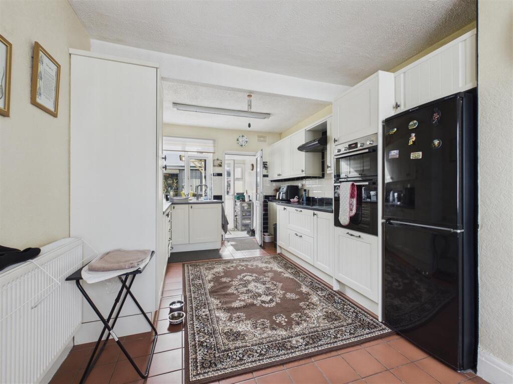 House in Saundersfoot - More