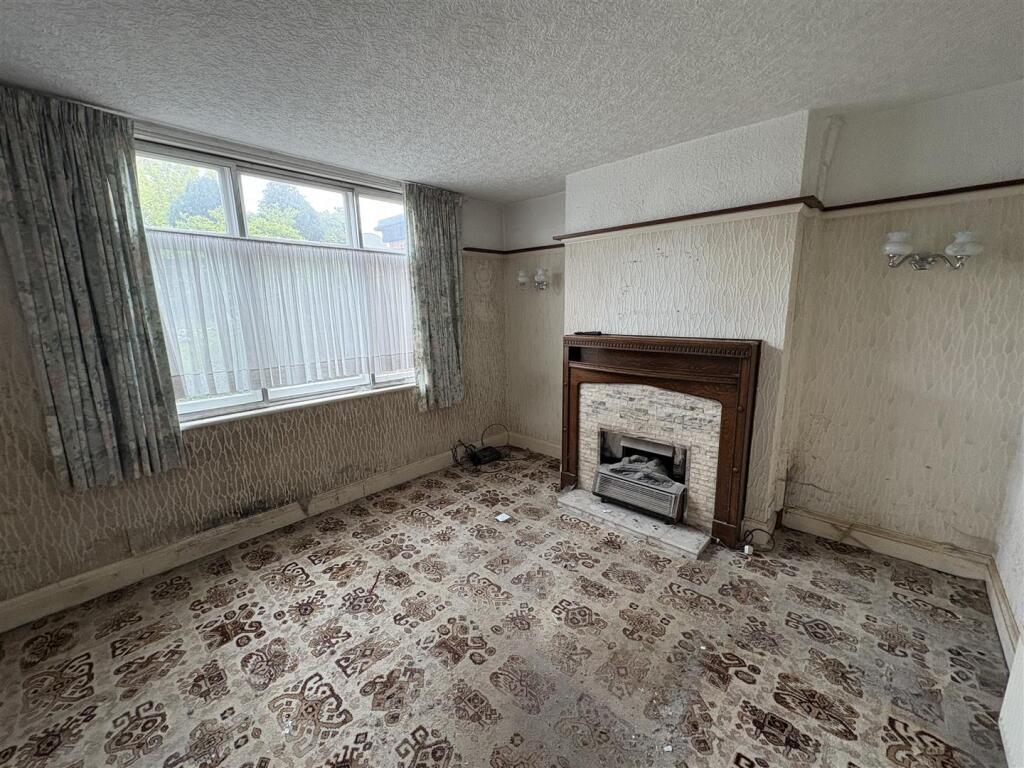 House in Stoke-on-Trent - View 3