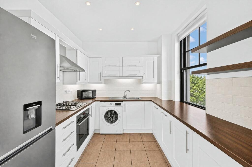 Apartment in Northampton - View 5