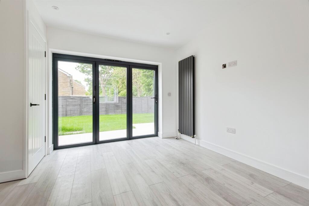 House in Stevenage, Roebuck - More