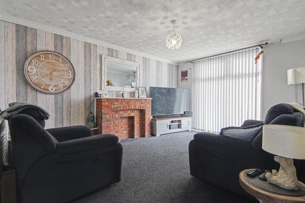 Jim Forrest Close, Coventry, CV3 photo 4