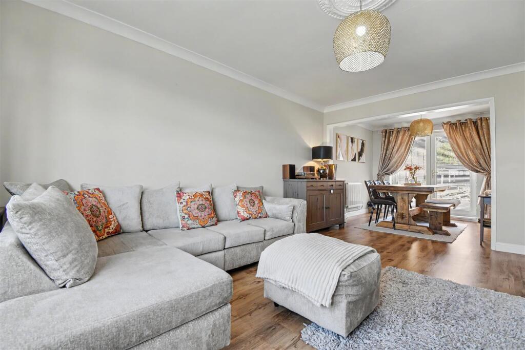 House in Scunthorpe, Yaddlethorpe, Bottesford - More