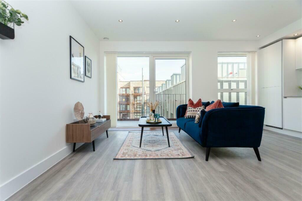 Main image of property: Thames Road, E16