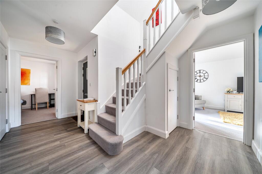 Woodland View, Saunderton, High Wycombe, Buckinghamshire, HP14 photo 5