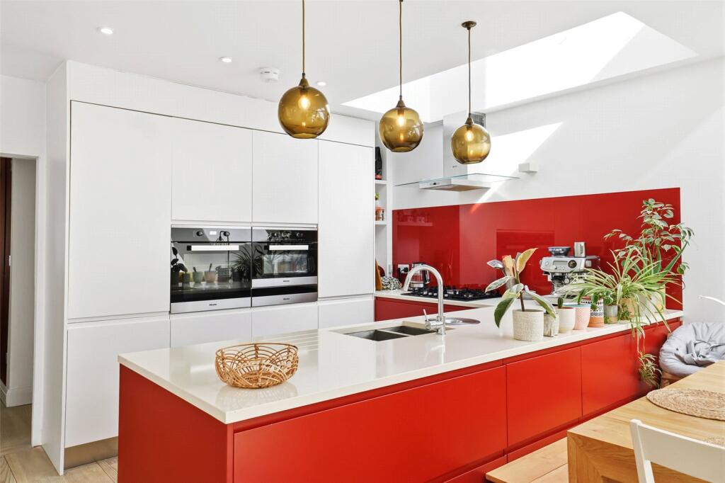 House in Twickenham - View 3